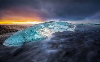 Iceberg hologram beach sunset mountain - top of a body free wallpaper