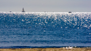 Sailboat ocean beach city sunset - arthur b. carles free wallpaper