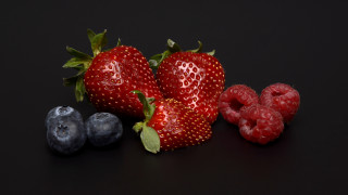 Berries blueberries strawberry leaf stilllife - arcimboldo free wallpaper