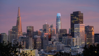 Tokyo skyline dusk pink sky - a pink sky in the background free wallpaper