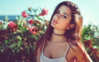 Woman longhair white top choker - free portrait wallpaper for desktop