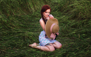 Woman field hat bow braided - a pink bow free wallpaper for desktop