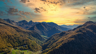 Mountain range sunset clouds cityscape - a few cloud free wallpaper for desktop