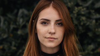 Red haired woman choker serious - caroline chariotdayez free wallpaper for desktop