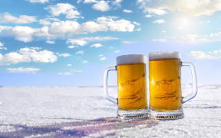 Beer mugs snow blue sky 2 - white cloud free wallpaper