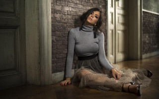 Woman gray top skirt black - promotional free wallpaper for desktop