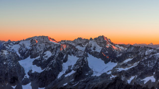 Mountain range sunset plane clouds 2 - carl critchlow free wallpaper for desktop