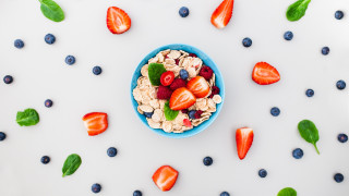 Bowl fruit cereal blueberry strawberry - the side of the bowl free wallpaper