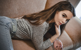 Woman couch smile rococo 3d - free portrait wallpaper for desktop