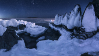 Night shoreline snow ice moon - a full moon in the sky above free wallpaper