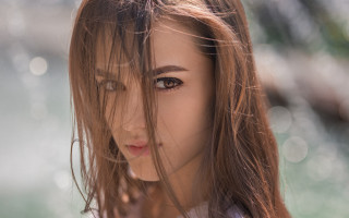 Fan qi portrait blurry water - a close up of a person free wallpaper