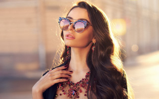 Elina karimova street sunglasses jewelry - a street corner free wallpaper for desktop