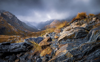 Rocky mountain grass cloudy sky - a grass free wallpaper for desktop