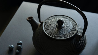 Teapot handle teaball table earbuds - a teapot free wallpaper