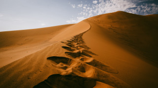 Desert footprints sky clouds mountains - amir zand free wallpaper for desktop
