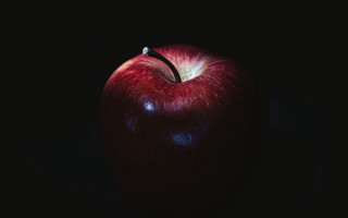 Red apple black background precisionism - caravaggio free wallpaper