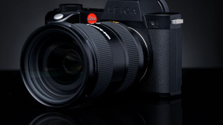 Camera lens flash black surface - free technology wallpaper for desktop