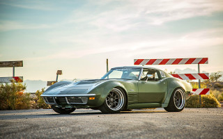 Green sports car red white - a green sports car free wallpaper