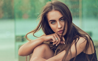 Woman longhair sitting chair chin - annabel eyres free wallpaper