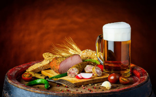 Barrel beer glass meat vegetables - cutting free wallpaper