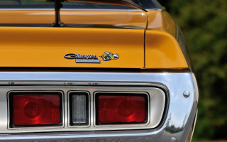 Yellow tail lights cobra emblem - 1 9 7 0 s free wallpaper