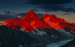 Mountain river sunset redglow dramatic - amir zand free wallpaper