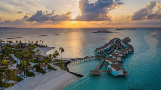 Beach pier sunset resort waterfront - 8k artistic photography free wallpaper