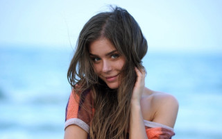 Woman beach longhair looking at - american barbizon school free wallpaper