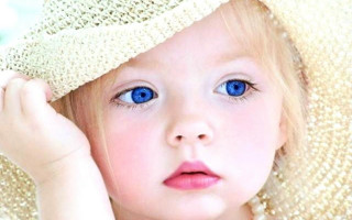Little girl big hat blue 3 - caroline lucy scott free wallpaper