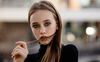 Woman longhair spoon serious echochernik - chernik free wallpaper for desktop