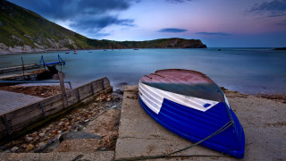 Lake shore dusk boat dock - rich moody colour free wallpaper