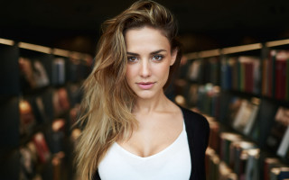 Eszter mattioni library portrait bokeh - book free wallpaper for desktop