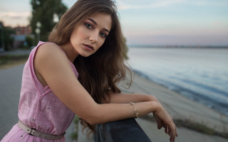 Ocean beach pink dress portrait - free portrait wallpaper for desktop
