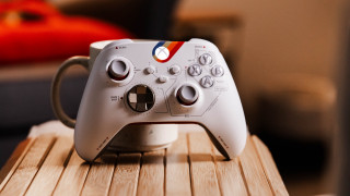 White controller wooden table red - a red chair free wallpaper