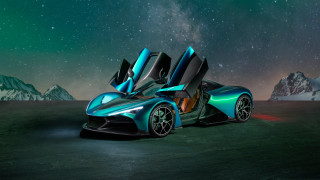 Futuristic car desert mountains starry - a futuristic car free wallpaper for desktop