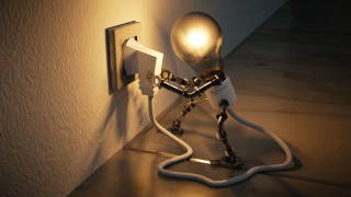 Light bulb wall outlet shock - a light bulb free wallpaper for desktop
