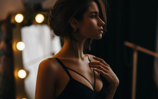 Elina karimova black dress mirror - a mirror behind her free wallpaper