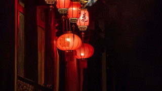 Red lanterns night scene clock - a ceiling free wallpaper