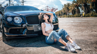 Woman sitting car ai xuan - ai xuan free wallpaper