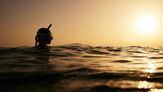 Water hat surfboard sunset ocean - sense of depth free wallpaper