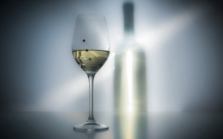 Wine glass bottle table light - product photography free wallpaper