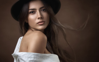 Woman hat white dress brown - her body free wallpaper