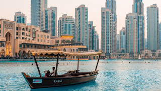 Boat people city skyline water - the water near a city free wallpaper for desktop