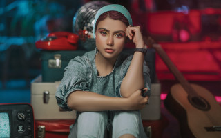 Woman sitting suitcase guitar fashion - a guitar in front free wallpaper