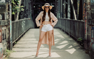 Woman hat sunglasses bridge fashion - elaine duillo free wallpaper