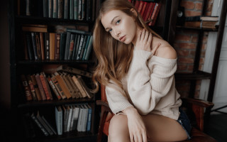 Woman sitting library portrait book - book free wallpaper for desktop