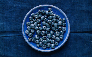 Blue bowl blueberries blue cloth - blueberry free wallpaper for desktop