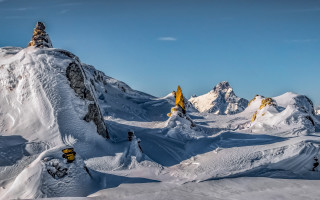 Snowy mountain yellow flag panorama - peak free wallpaper for desktop