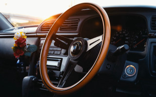 Car dashboard flower sunlight automatiste - a car dashboard free wallpaper for desktop