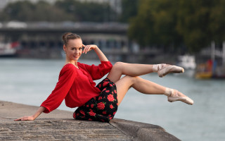 Woman red shirt black skirt 2 - black skirt free wallpaper